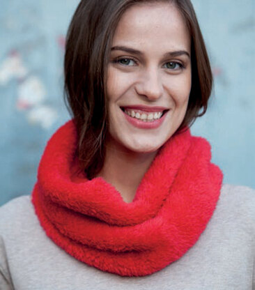 Neck Warmer in Katia Velour - 8020_157