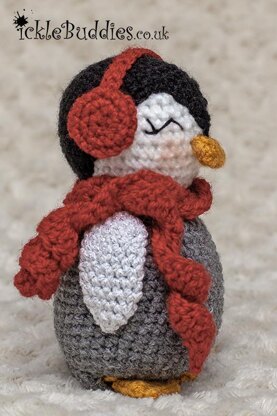 Plush Penguin with knees - Crochet Pattern