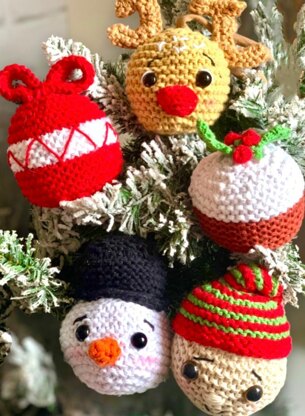 Christmas Baubles Knitting Pattern