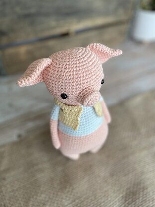 Truffles the Pig Amigurumi