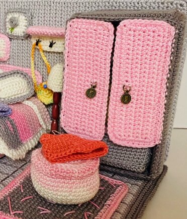 Amigurumi Dollhouse girl’s bedroom #6