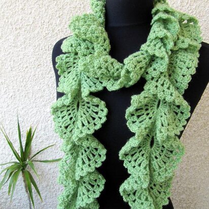 Ruffle Lace Scarf Tutorial