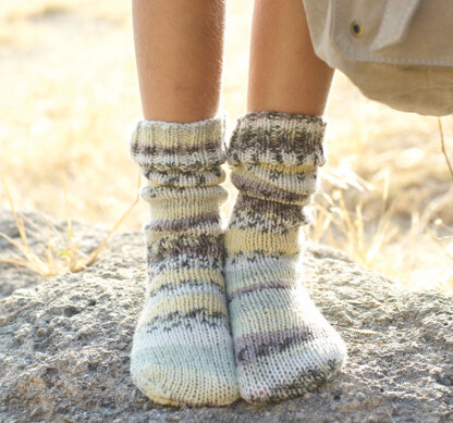 Socks, Wrist Warmers and Leg Warmers in Sirdar Crofter DK - 9135 - Downloadable PDF