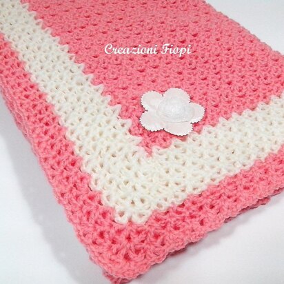 Alternating v stitch arches baby blanket