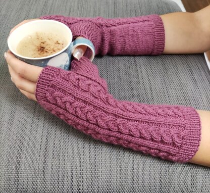 Fine Triple Plaited Cable Mitts