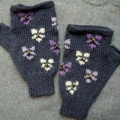 Violets fingerless gloves/mitts