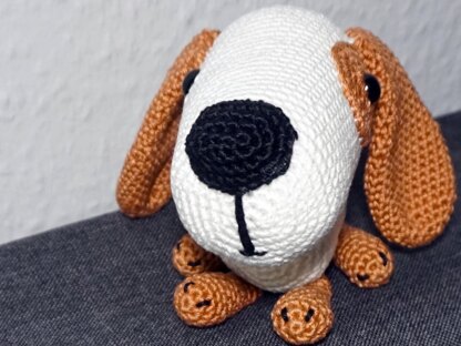 Crochet pattern for dog Benny!