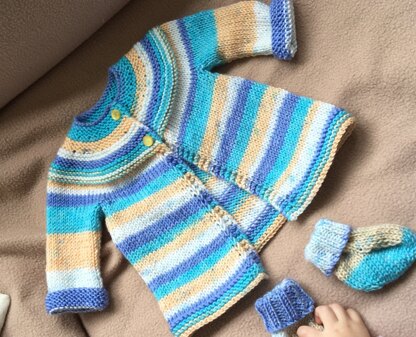 Baby cardigan to match her blanket