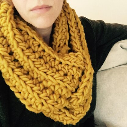 The Heide Infinity Scarf