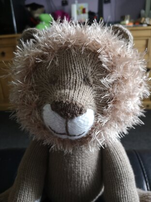 Lion (knit a teddy)