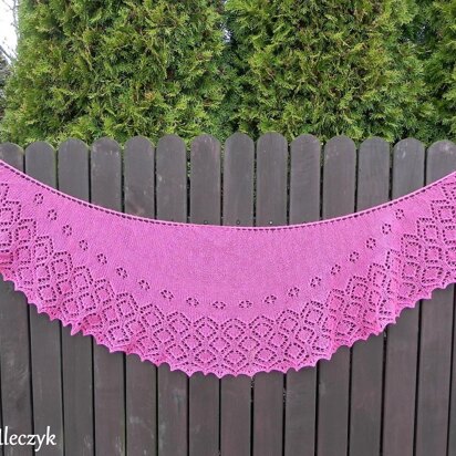 Albanetta crescent - knitting pattern