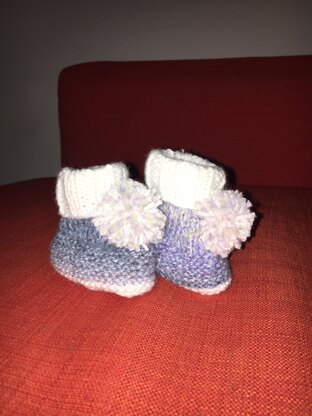 Pompom Booties in Bernat Softee Baby Solids