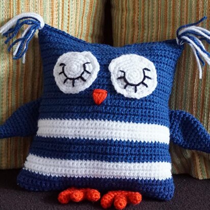 Crochet Pattern for the cuddle pillow Sleeping Owl!