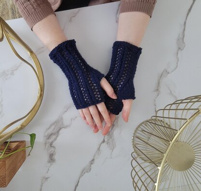 Trellis Fingerless Gloves