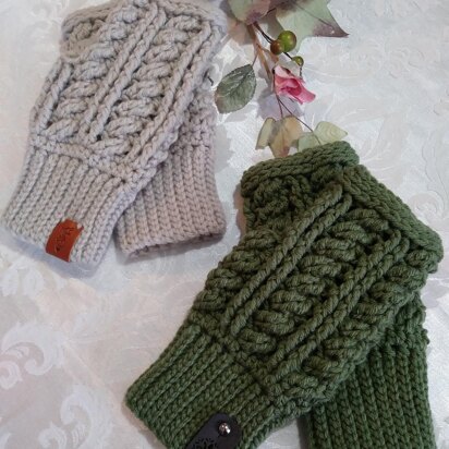 The Florentine Fingerless Gloves