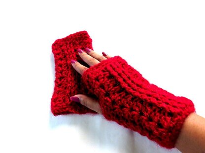 Ribbed fingerless mittens