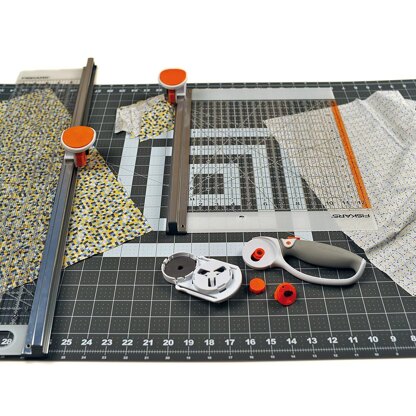 Fiskars Combo Rotary Cutter & Ruler: 12"x 12"