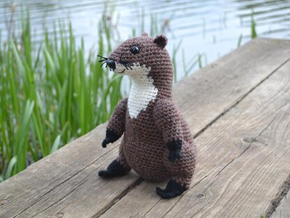Crochet otter. Amigurumi toy. Realistic river otter. Crochet mammal