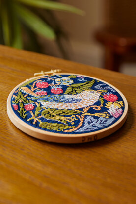 DMC The V&A - Strawberry Thief - William Morris (inc 7" Hoop) - 18cm