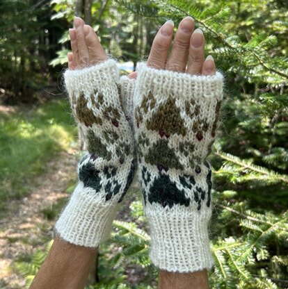 Pine Croft Fingerless Mitts