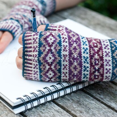 Portraiture Mitts - knitting pattern