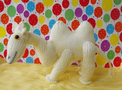 NURSERY CAMEL TOY KNITTING PATTERN - MADMONKEYKNITS