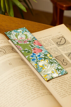 DMC The V&A - Golden Lily - J.H. Dearle Bookmark - 6cm x 19.5cm