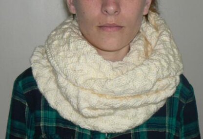 Easy Peasy Cabled Snood