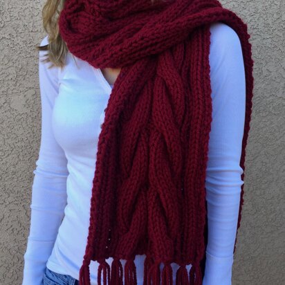 Chunky Cable Knit Fringed Scarf