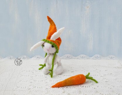 Bunny and carrot knitted flat