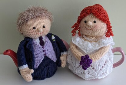 Bride and Groom 2 cup tea cosy