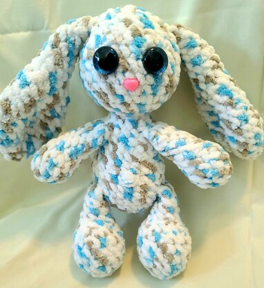 Sisi the Bunny with Plush Yarn