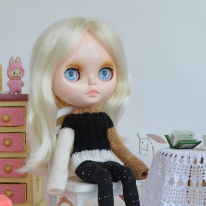 Sweater for doll