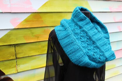 Edgemore Cowl