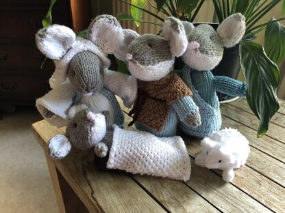 Esme's mouse nativity