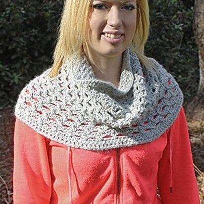 Hooked for Life Twisty Cowl PDF