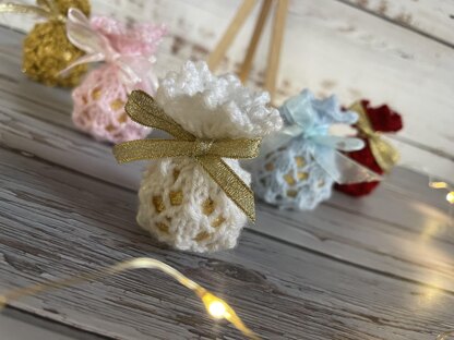 Lacy Parcel Favour Ferrero Rocher Cover Knitting Pattern