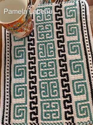 Artemis Mosaic Crochet Placemat / Runner