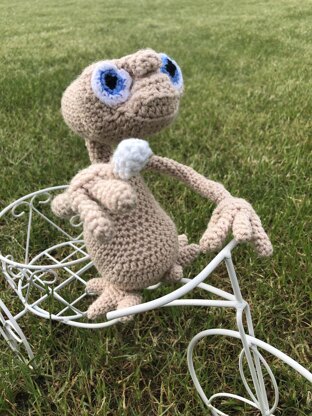 Alien amigurumi doll