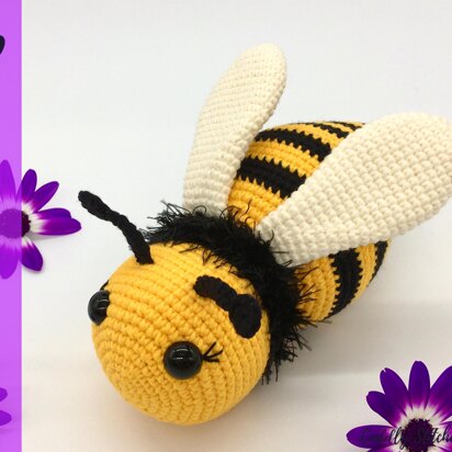 Buzzy the Bee, Bumblebee, Wasp