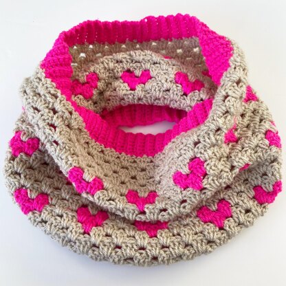 Mini Hearts Cowl