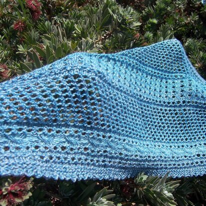 London Blue Shawlette - knitting pattern
