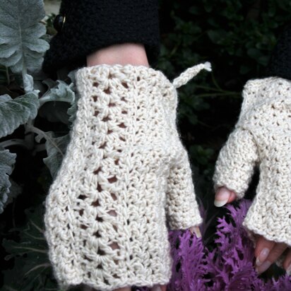 Softly Graphic Mitts