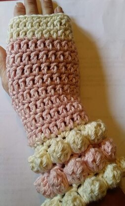 Popcorn Bobbles Fingerless Gloves