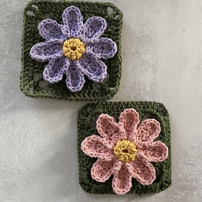 Cosmos Flower Granny Square