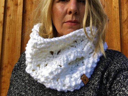 Snowflake Cowl