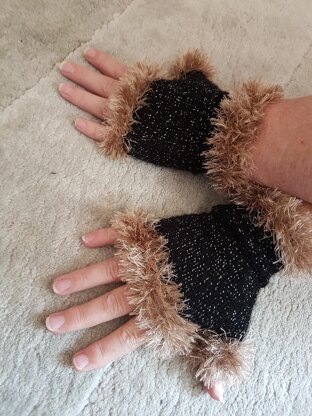 Glamorous Furry Fingerless Gloves (Circular Knitting Version)