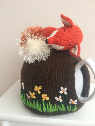 Fox tea cosy