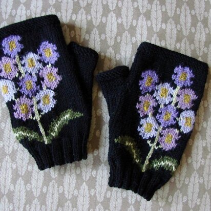 Auricula floral fingerless mitts