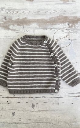 94 / Striped sweater